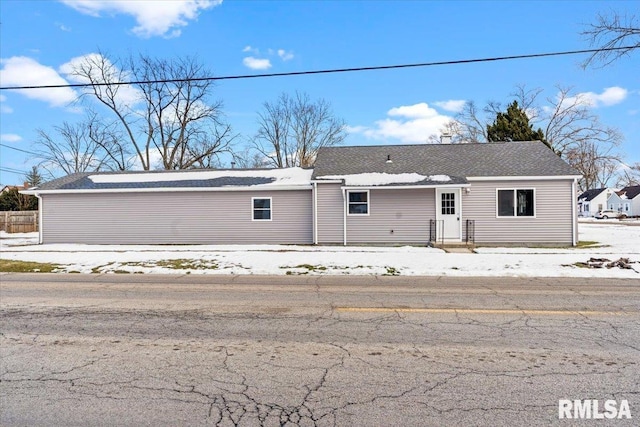 view of front of property