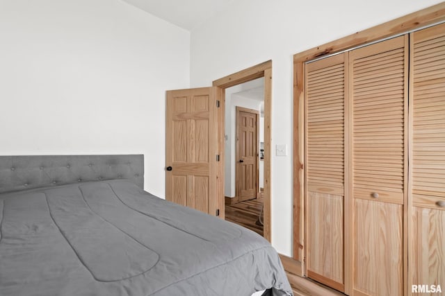 unfurnished bedroom featuring a closet