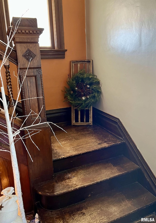 102 W Lorton St, Roodhouse, IL 62082 - view of stairs