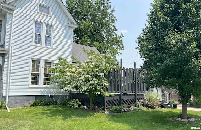 102 W Lorton St, Roodhouse, IL 62082 - view of green lawn