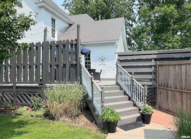 102 W Lorton St, Roodhouse, IL 62082 - entrance to property featuring roof with shingles