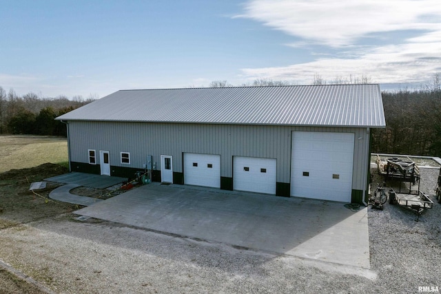 view of detached garage