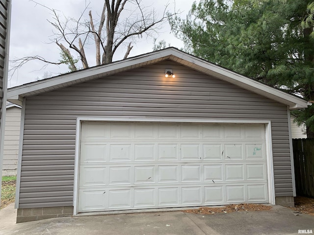 view of detached garage