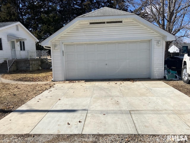 view of detached garage