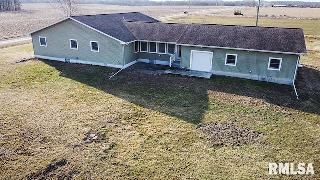 view of front of house with a front lawn