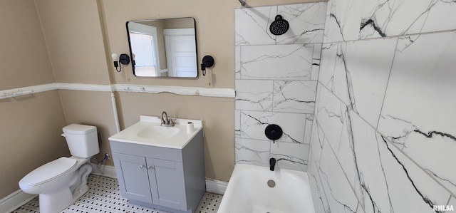 814 W Edwards St, Springfield, IL 62704 - full bathroom with toilet, vanity, shower / tub combination, and baseboards