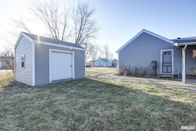 view of yard featuring an outbuilding and entry steps