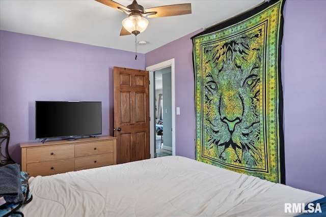 bedroom featuring ceiling fan