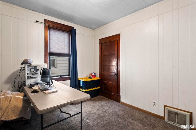 office with carpet flooring, baseboards, and visible vents