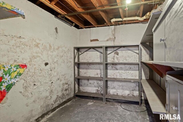 view of unfinished basement