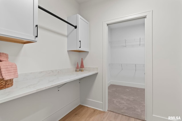 5819 Kelley Pointe Dr, Springfield, IL 62711 - bathroom with vanity, curtained shower, toilet, and wood finished floors
