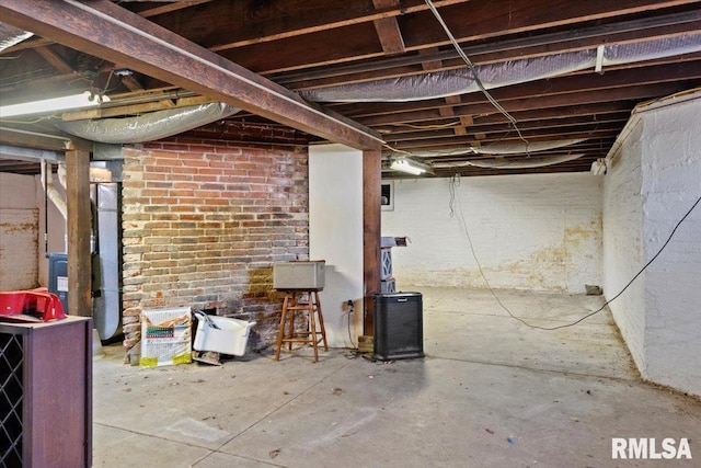 view of unfinished basement