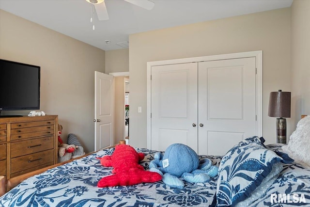 bedroom featuring a closet and ceiling fan