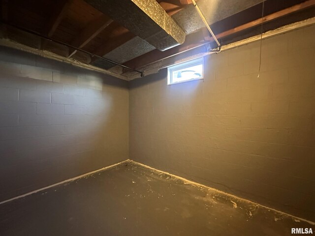 308 Galesburg Rd, Knoxville, IL 61448 - view of basement
