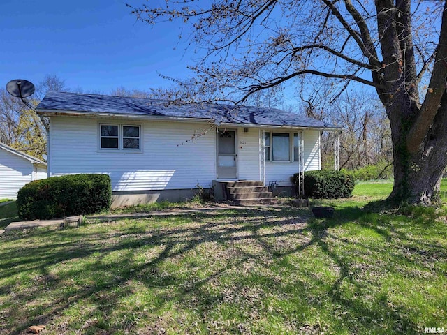 9625 Rock Quarry Rd, Quincy, IL 62305 - view of front facade with a front yard and a shingled roof