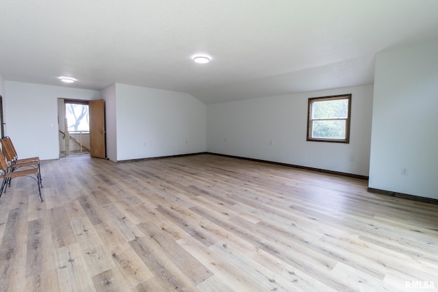602 SE 13th St, Aledo, IL 61231 - bonus room featuring light wood-style flooring, plenty of natural light, and lofted ceiling