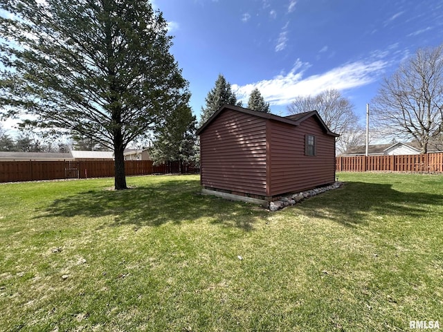 290 W Railroad St, Roseville, IL 61473 - view of outdoor structure featuring a fenced backyard and an outbuilding