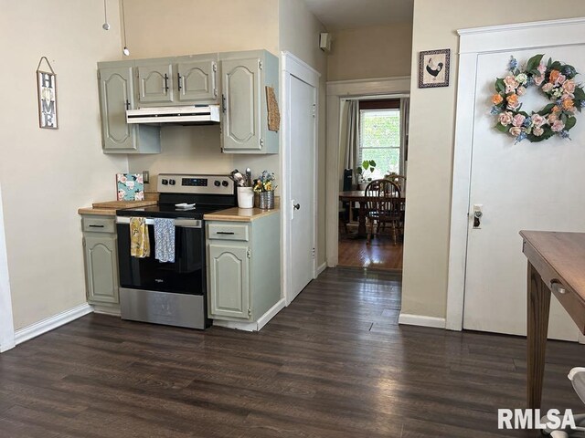 1106 Jefferson St, Quincy, IL 62301 - living area with baseboards, ceiling fan, wood finished floors, and crown molding