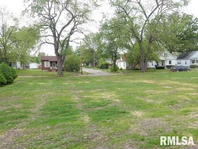 415 5th St, Lincoln, IL 62656 - photo 2