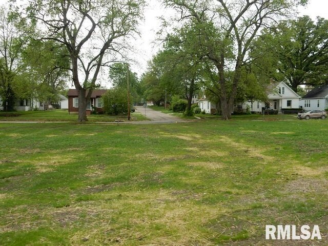 415 5th St, Lincoln, IL 62656 - photo 3