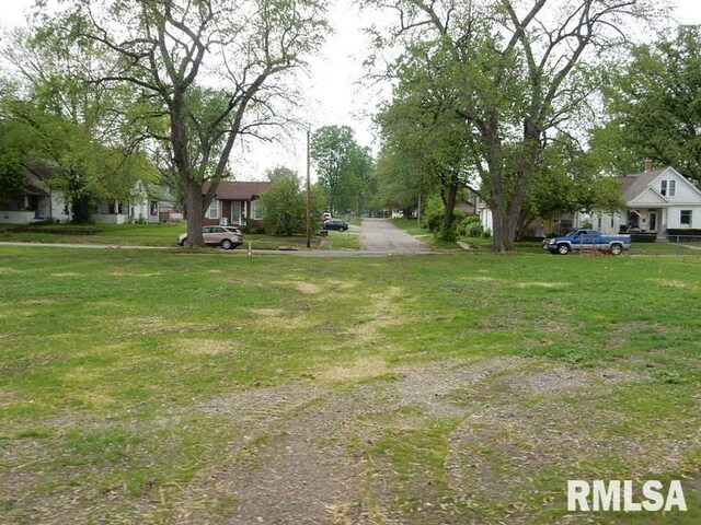 415 5th St, Lincoln, IL 62656 - photo 4