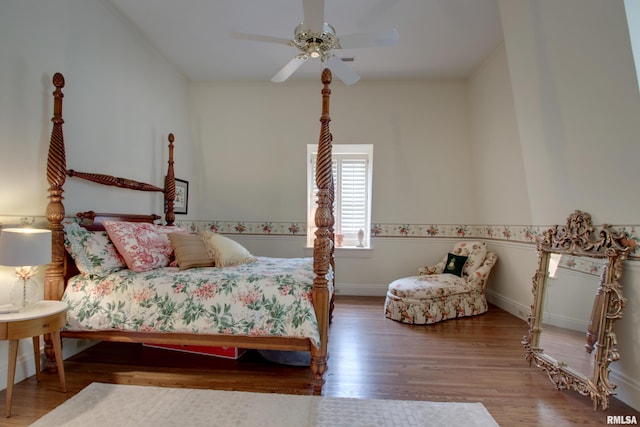 1477 Maine St, Quincy, IL 62301 - bedroom with a ceiling fan, crown molding, baseboards, and wood finished floors