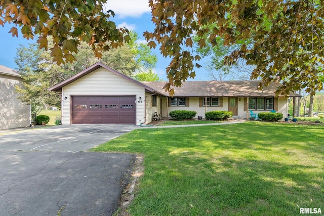 64 N Shore Dr, Petersburg, IL 62675 - photo 1