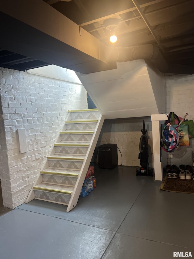1037 Brown Ave, Galesburg, IL 61401 - unfinished basement with concrete block wall