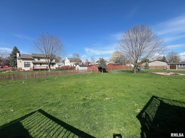905 W Wind Rose Ln, Athens, IL 62613 - view of yard with fence