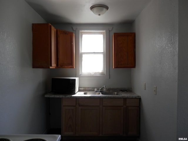 772 Monmouth Blvd, Galesburg, IL 61401 - photo 8