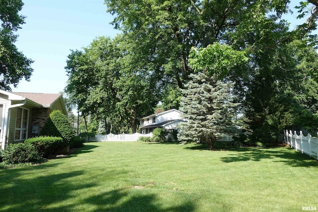 50 Hackberry Cir, Galesburg, IL 61401 - view of yard