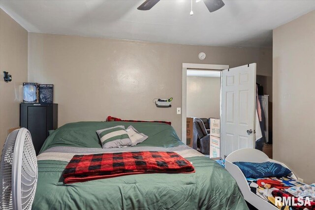 417 N Stephens Ave, Springfield, IL 62702 - bedroom with a ceiling fan