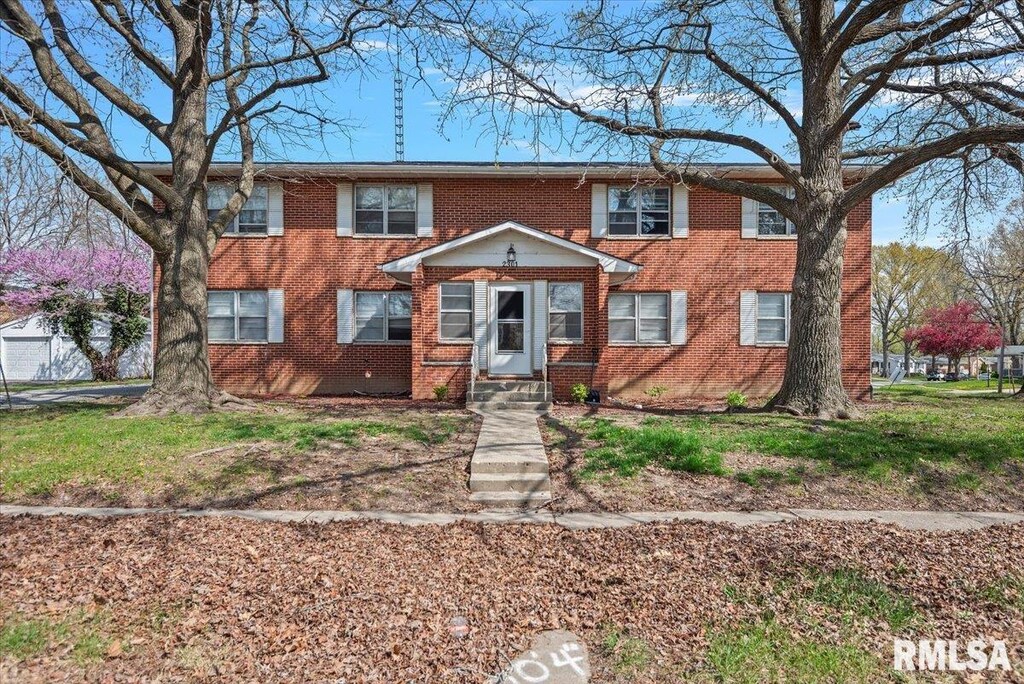 2301 W Lawrence Ave, Springfield, IL 62704 - townhome / multi-family property with brick siding