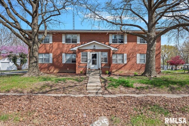 2301 W Lawrence Ave, Springfield, IL 62704 - townhome / multi-family property with brick siding