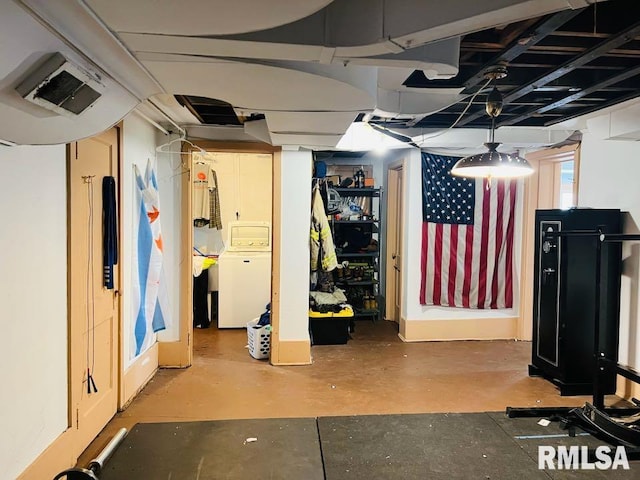 basement featuring washer / dryer