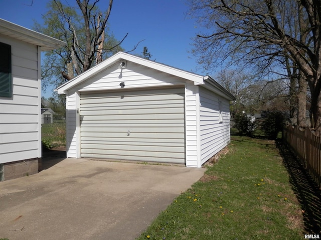 515 Franklin Ave, Galesburg, IL 61401 - view of detached garage