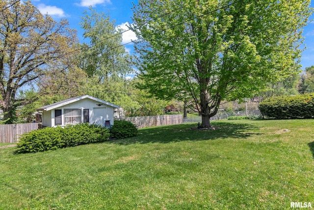 view of yard featuring fence