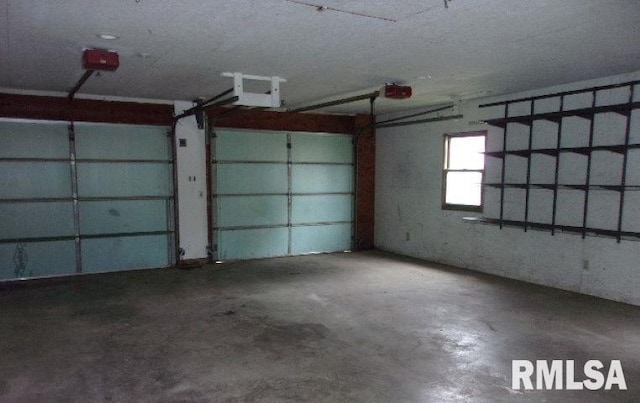 212 Main St, Franklin, IL 62638 - garage with a garage door opener