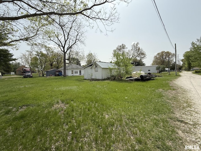 203 N 5th St, Oquawka, IL 61469 - view of green lawn