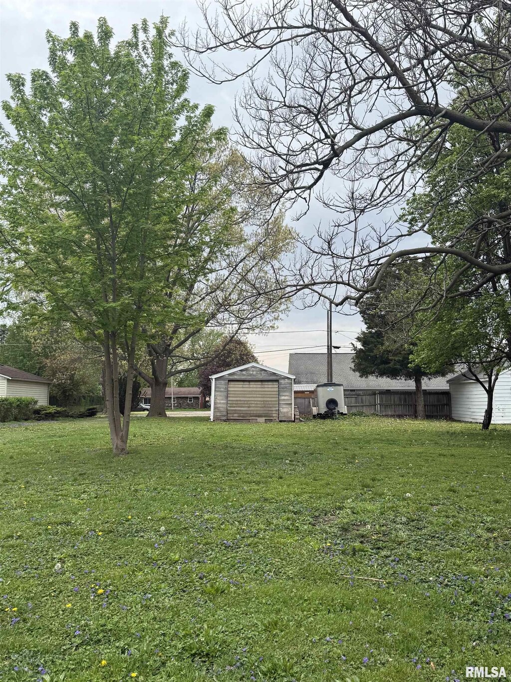 411 N Adams St, Lincoln, IL 62656 - photo 1