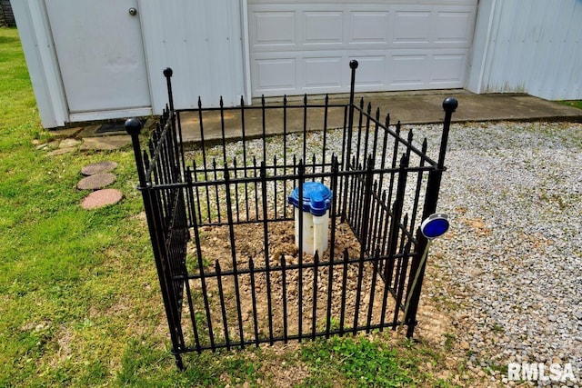 22 Roundhouse Rd, Herod, IL 62947 - view of gate