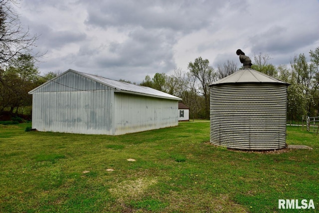 22 Roundhouse Rd, Herod, IL 62947 - view of pole building with a yard
