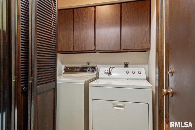 454 Brian Ln, Dawson, IL 62520 - clothes washing area featuring cabinet space and washer and clothes dryer