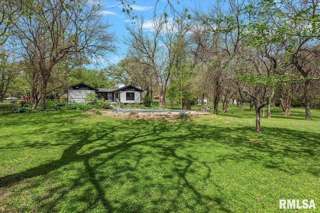 454 Brian Ln, Dawson, IL 62520 - view of yard featuring a pool
