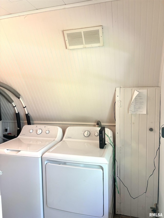 286 Kochs Ln, Meredosia, IL 62665 - clothes washing area featuring washing machine and dryer