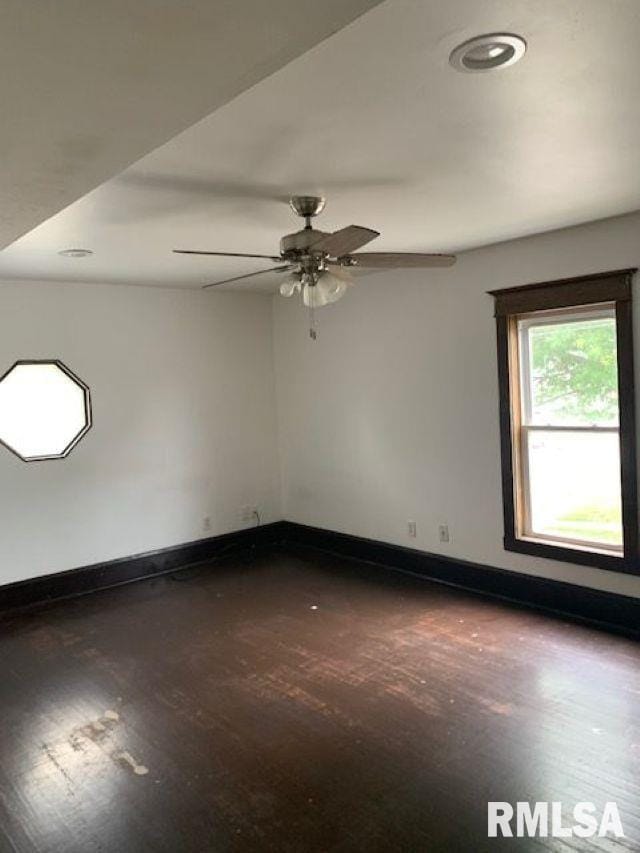 400-402 E Laurel, Springfield, IL 62704 - empty room featuring baseboards, a ceiling fan, dark wood-type flooring, and recessed lighting
