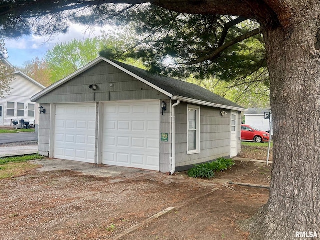 view of detached garage