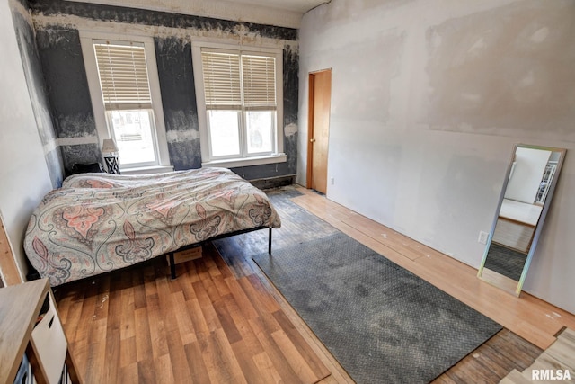 629 W Adams St, Taylorville, IL 62568 - bedroom featuring wood finished floors