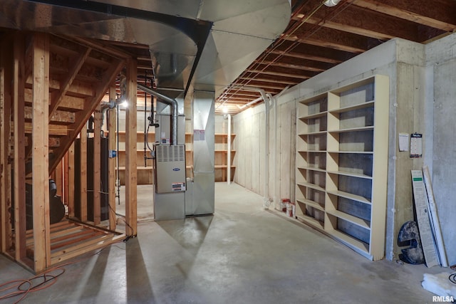 3408 Wynvalley Rd, Quincy, IL 62301 - unfinished basement featuring heating unit