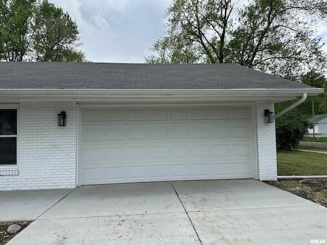 1815 Stonehenge Rd, Springfield, IL 62702 - view of detached garage
